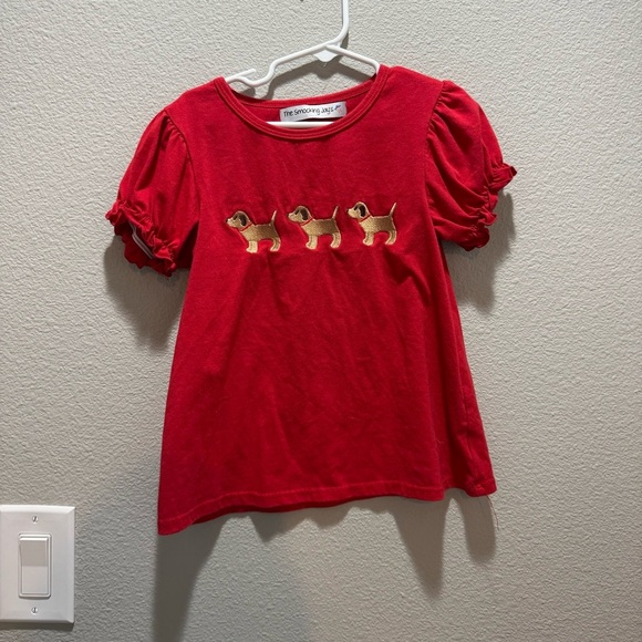 Red Short Sleeve Tee with Embroidered Dog Design - Picture 1 of 4